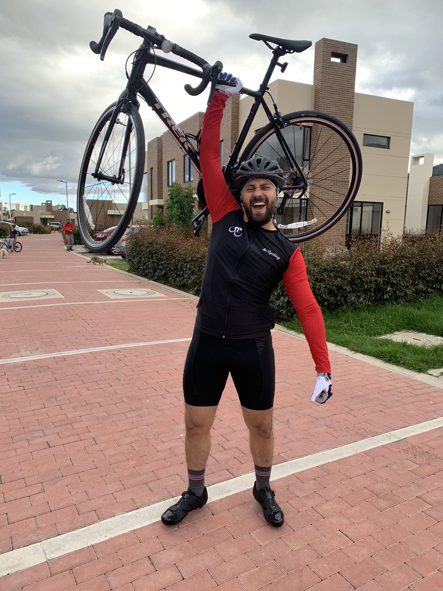 oscartrujillo24's tweet photo. La foto lo dice todo, me sentí ganador, fueron 9,44 KM, mis primeros, y los sentí demasiado geniales, se cumplió este sueño, el cual continuará.. gracias mi hermano @1albarracin.. en las malas, porque en las buenas está todo el mundo.
#BeCycling https://t.co/ASHOHxQCDp
