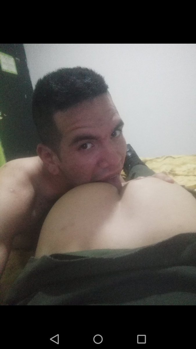 FEjercol's tweet photo. Que delicia cm la paso con mi intendente uffff q culo tan rikooo lastima q no hubo video teniamos un arrechera ni la mas hpta https://t.co/SADr0xQLdi