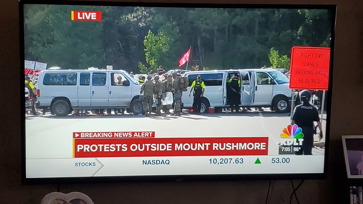 camdaddy60's tweet photo. A peaceful Native American protest and they need the military there @cnn #rushmoreprotest https://t.co/MQxZBzA1WT