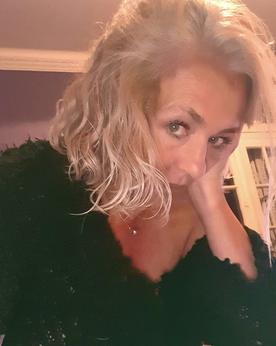 #Viernes #extrañando #extrañandoencasa #extrañandomisnoches
#nochesenlacalle
#nochesconamigos
#noches