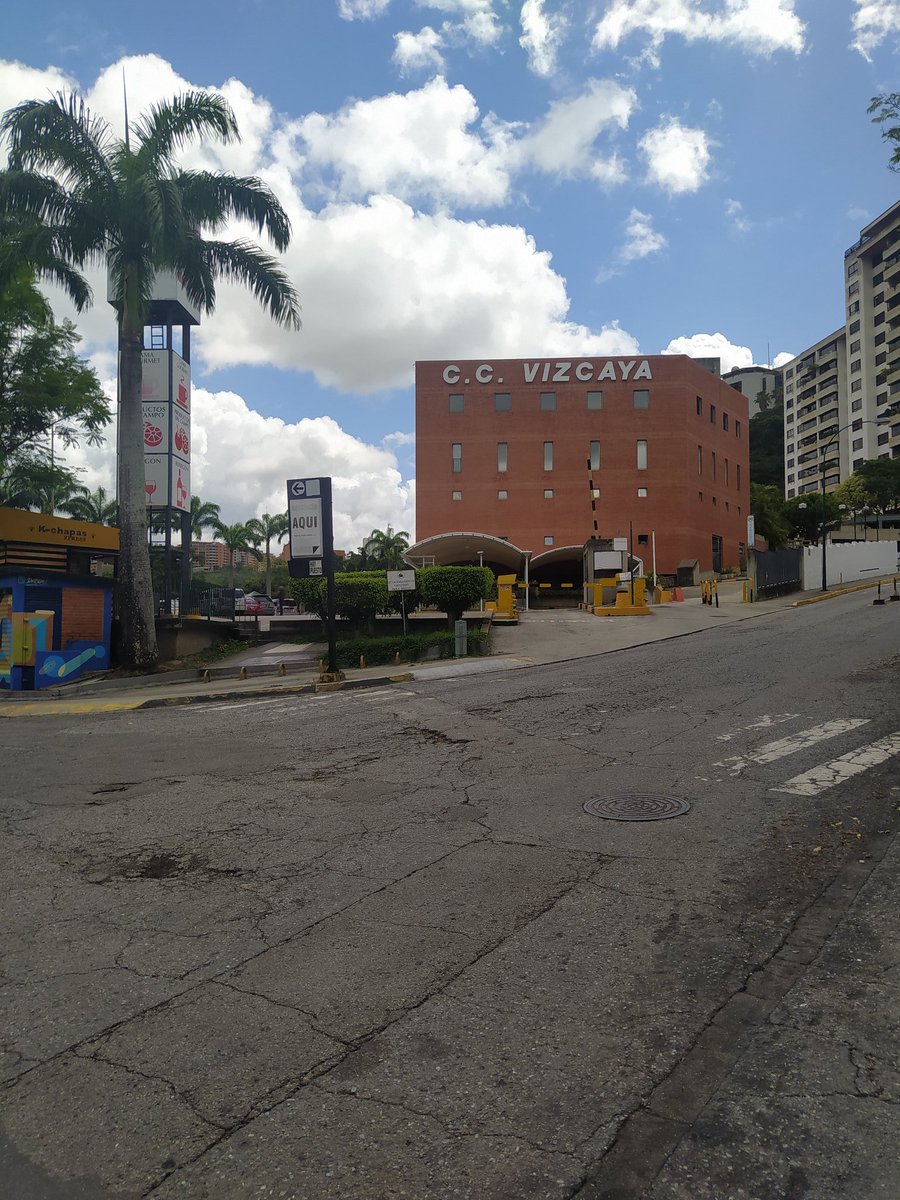 fidootweets's tweet photo. Necesito más trabajo haciendo delivery, no cobro caro, solo 1$ por amor al arte. 
Lugares que cubro:
- Chacao
- Altamira
- Los Ruices
- Las Mercedes
- El Cafetal
- Los naranjos
- La Guairita.
- Caurimare.
- C.C Vizcaya. https://t.co/mFoqNGz3GA