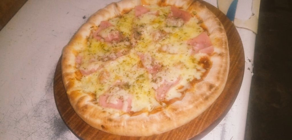 jorgeaquino128's tweet photo. La mejor Pizza de la Ciudad 
➡️Estamos km 35.5 Ita 
Elegí el sabor mas Rica 
Te llevamos #encasa 🏚
#Peperoni #Muzzarella
#Katupiry &amp; Pollo Carne
#Napolitana #Jamón&amp;Queso  
#Cebolla #Morada #Choclo 
#BordeRelleno💯 Masa Casera
Al mejor Precio!! WhatsApp 
http//.wa.me/595976159410 https://t.co/ISP4HPLyNt