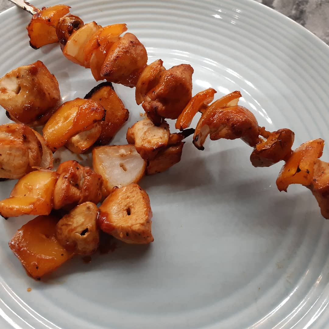drlstethem's tweet photo. Dinner Tonight! Chicken Kabobs 😁

#chickenkabobs #onion #mushrooms #peppers #chicken #friday #fridayvibes #chickenrecipes #grilling #tgif #weekend #dinner #delicious #deliciousfood #dinnerideas #dinnerinspiration https://t.co/vwZ2nQ3MgY