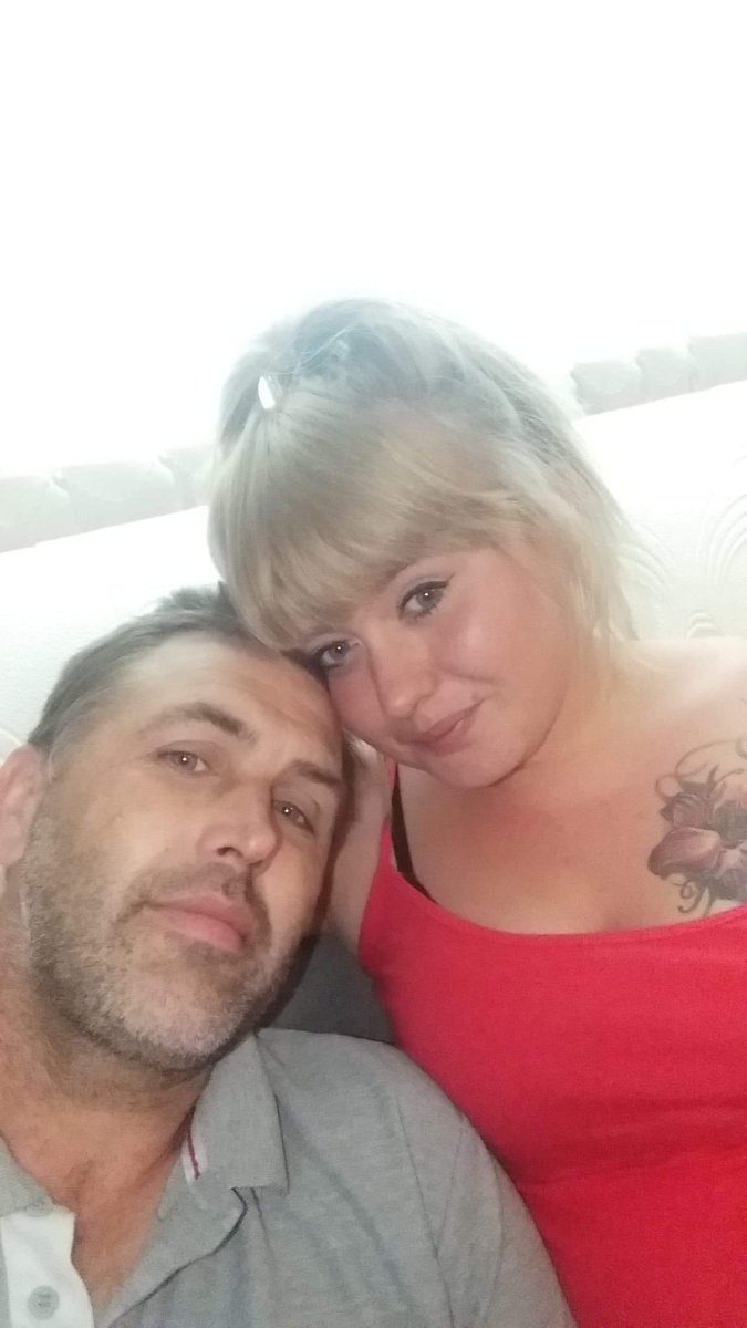steven_hendren's tweet photo. After 4 weeks am i wrong? Tomoz am gonna put a ring on her finger....what the heart knows the heart wants, never thought I'd be so sure but to her i know what i want an where i want to be, never  wanted anythin so much in my life till this moment https://t.co/bjccxQNTjA