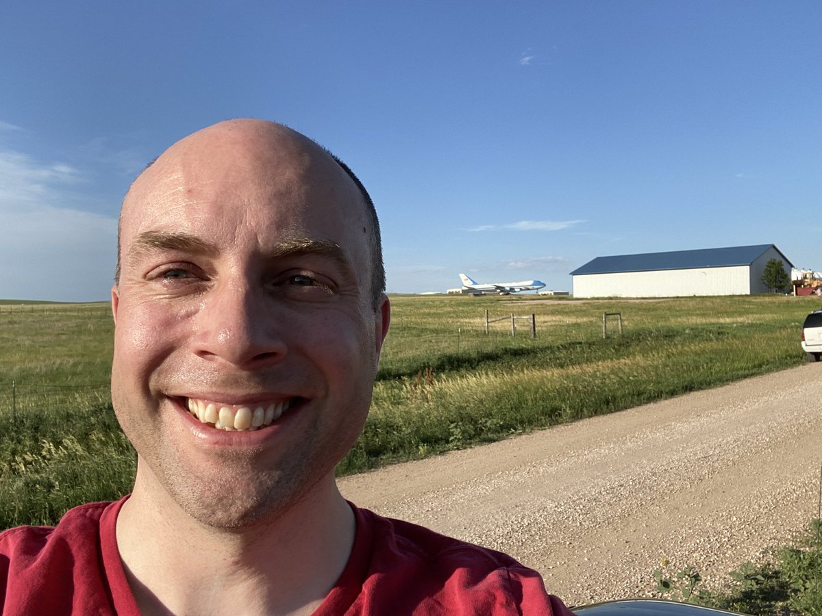 ifly4pie's tweet photo. Hello #AirForceOne! Welcome to South Dakota! https://t.co/KWhHMqHyJ3