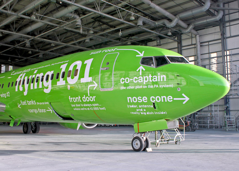 Kulula Airlines6/10, the logo is ok but what really rules is that they did a McMansion Hell on their planes' livery