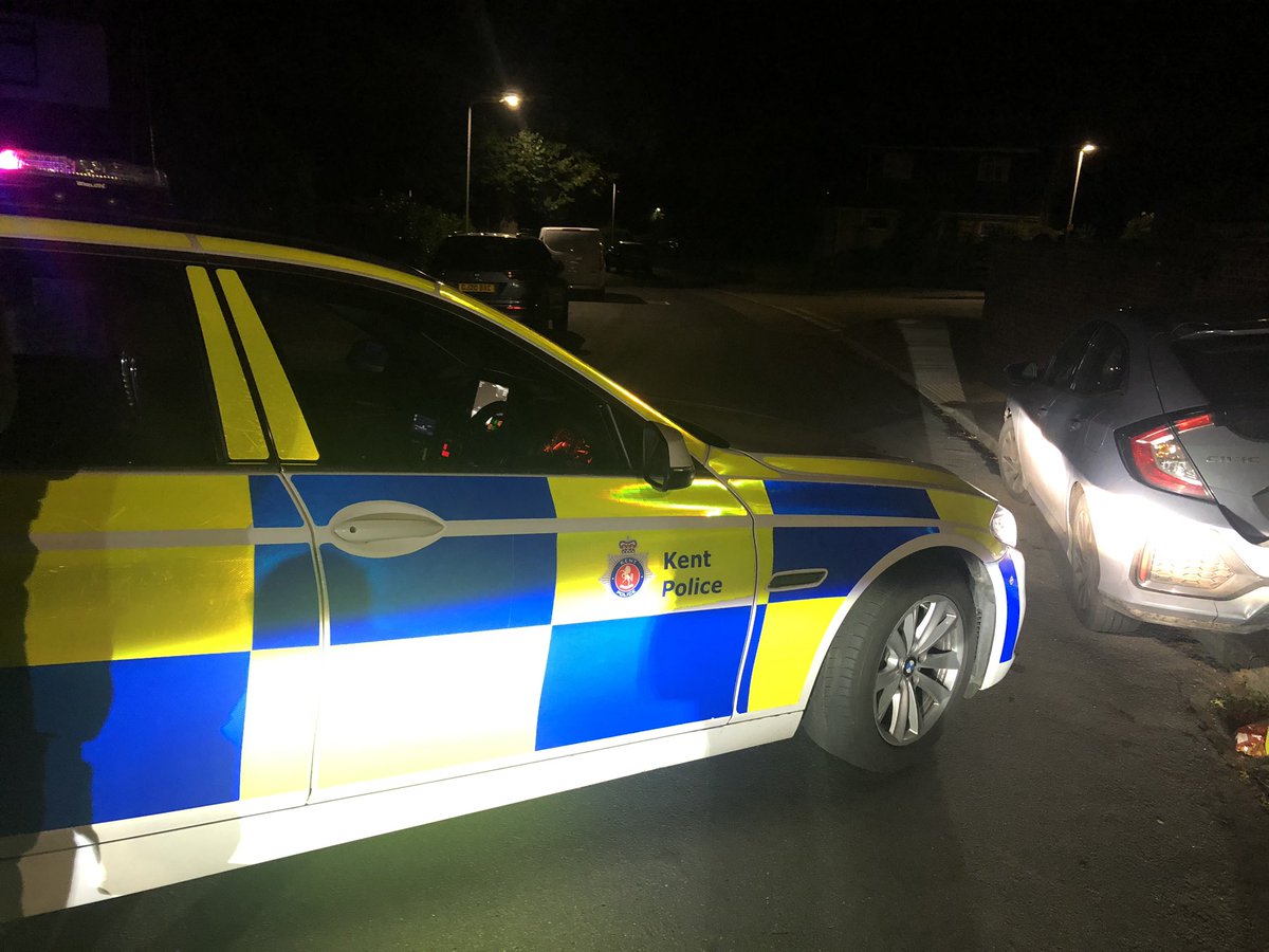 KentPoliceRoads's tweet photo. Vehicle sighted #Northfleet and fails to stop and drives dangerously before crashing. Driver test positive at road side on #drugwipe has not long ago been released from 3 years for previous Dangerous driving and fail to stop with our team... #DontLearn #HelloAgain SL https://t.co/4yARPhjzkS
