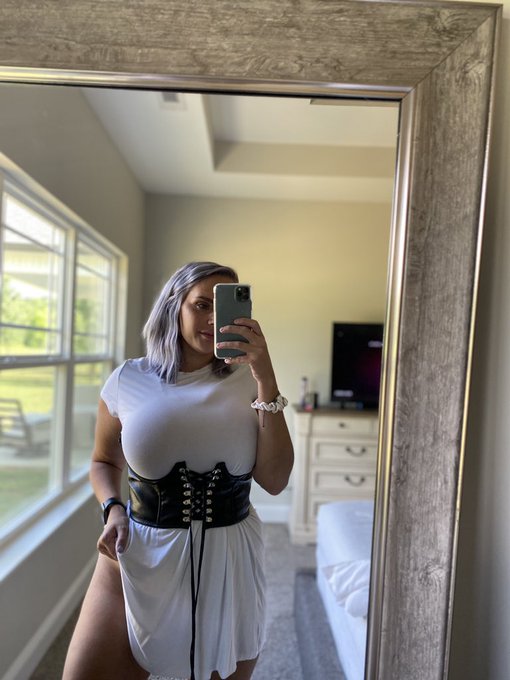 Watch whip's leaked NSFW photo on TwXstars