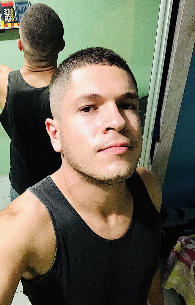 Downyel's tweet photo. Oi meninas, cortei o cabelo, gostaram? https://t.co/S9l0hcqhVW