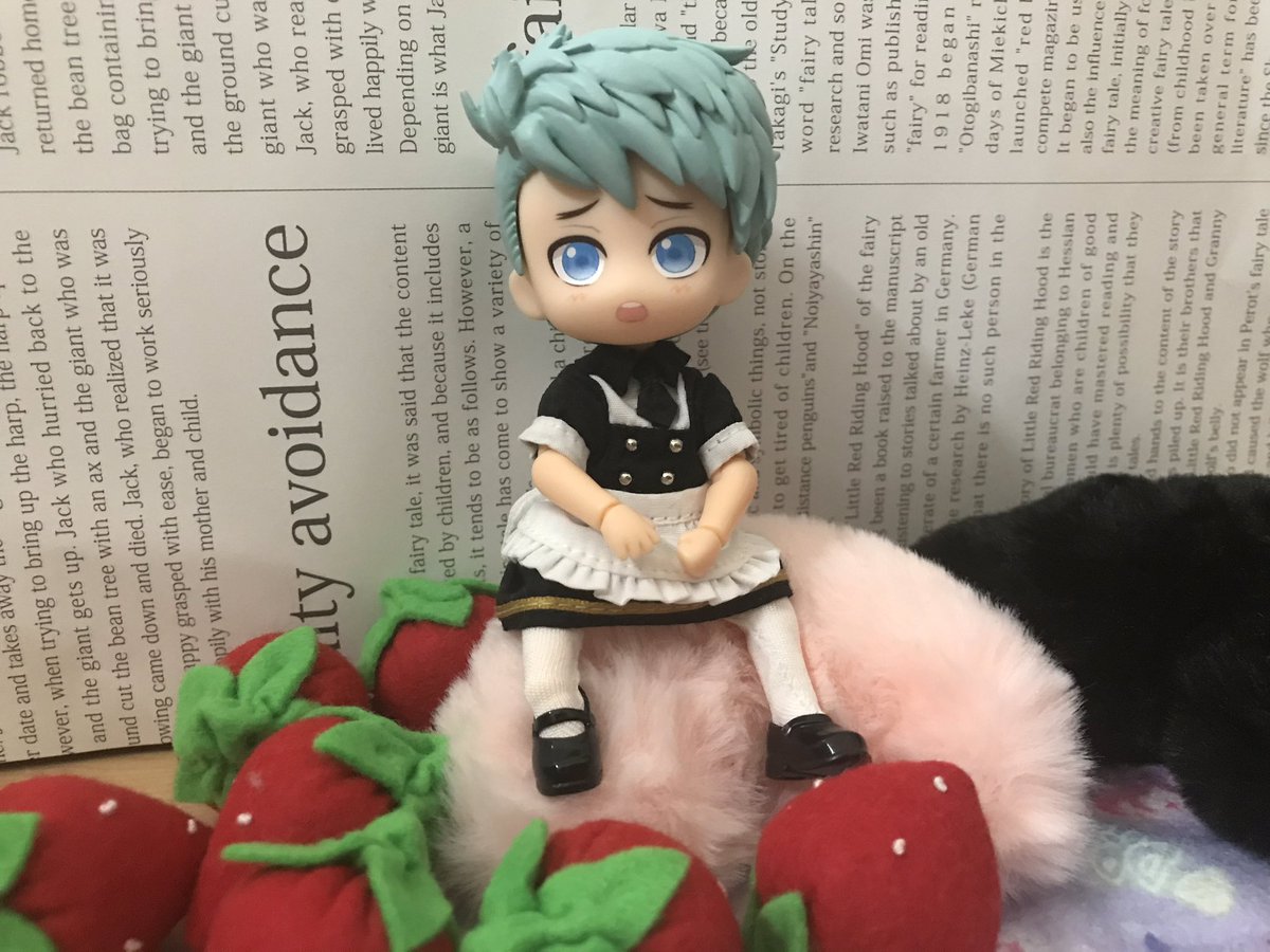 pktorisick's tweet photo. メイドがーるを着せられてもノリノリのカスパルくん
似合うのか似合わないのか……🤔 https://t.co/hnK8tuNRKK