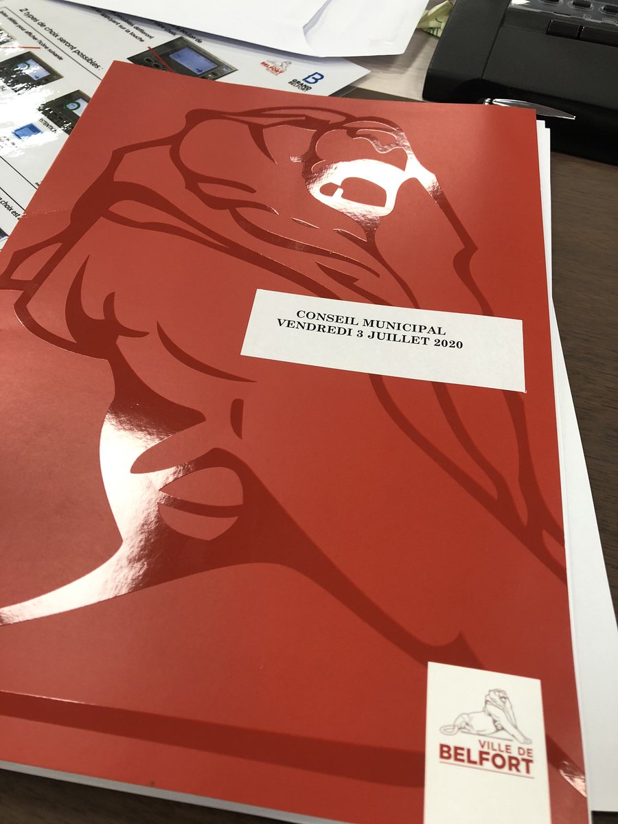 IanBoucard's tweet photo. Le conseil municipal de #Belfort a officiellement élu notre maire @DMeslot et ses 12 adjoints ce vendredi soir.  
Une belle équipe, prête à se mettre au travail pour notre ville. Bravo à tous!!
J’aurais plaisir à travailler à leurs côtés. #Municipales https://t.co/juKimylT5d