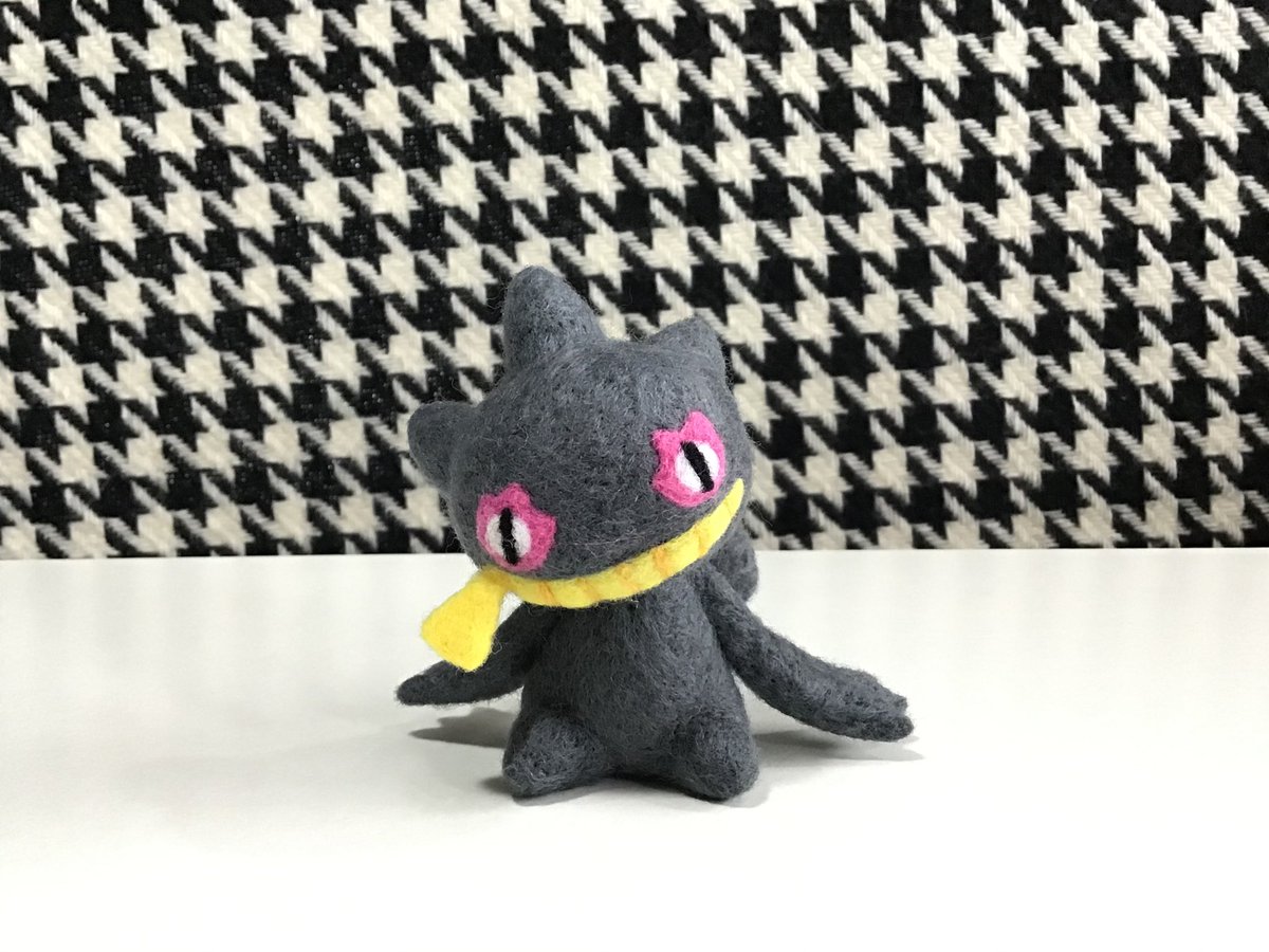 Sp ルーン W えすぴーるーん V Twitter 羊毛フェルトでジュペッタ君作りました 小さい手の身はサイズのぬいぐるみさん ゴーストタイプならではな不気味さも ポケモン刺せるかな 羊毛フェルト ポケモン