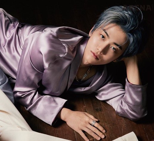mid_nightblue's tweet photo. ช่วงนี้สังเกตว่าน้องแจมสวมเสื้อที่เป็นผ้า silk ซาตินบ่อยมาก ลักษณะเนื้อผ้าจะคล้ายๆชุดนอนคือมีความลื่น พลิ้วไหวและทิ้งตัว น้องสามารถทำให้ลุคนี้ออกมาโดยมีความอ่อนโยน Feminine เซ็กซี่และมีเสน่ห์มากด้วย https://t.co/IhtvqDz87l
