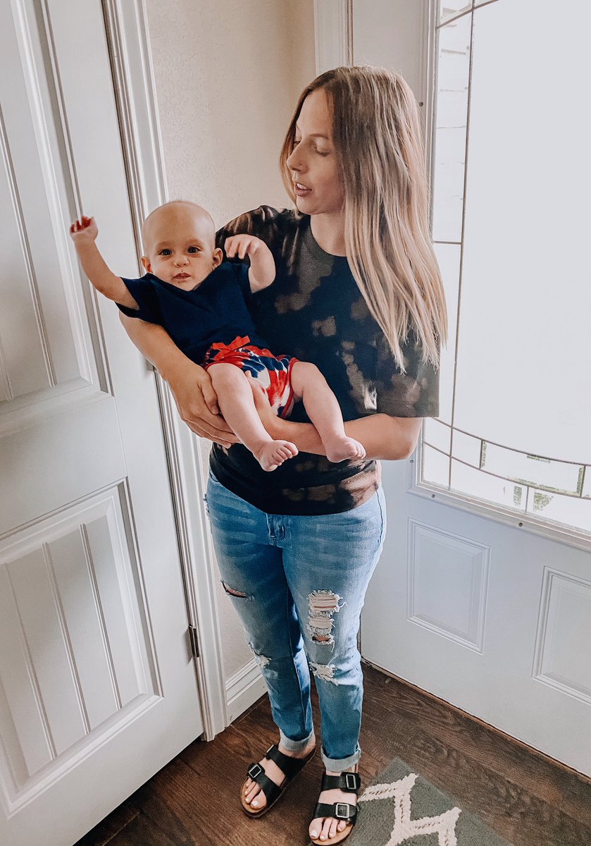 BlairMaurer9311's tweet photo. “I’m only doing my hair just so we can take a picture with Bennett”

#first4th #babyfirsts #bennettreesegrows https://t.co/awP7I5DwB7