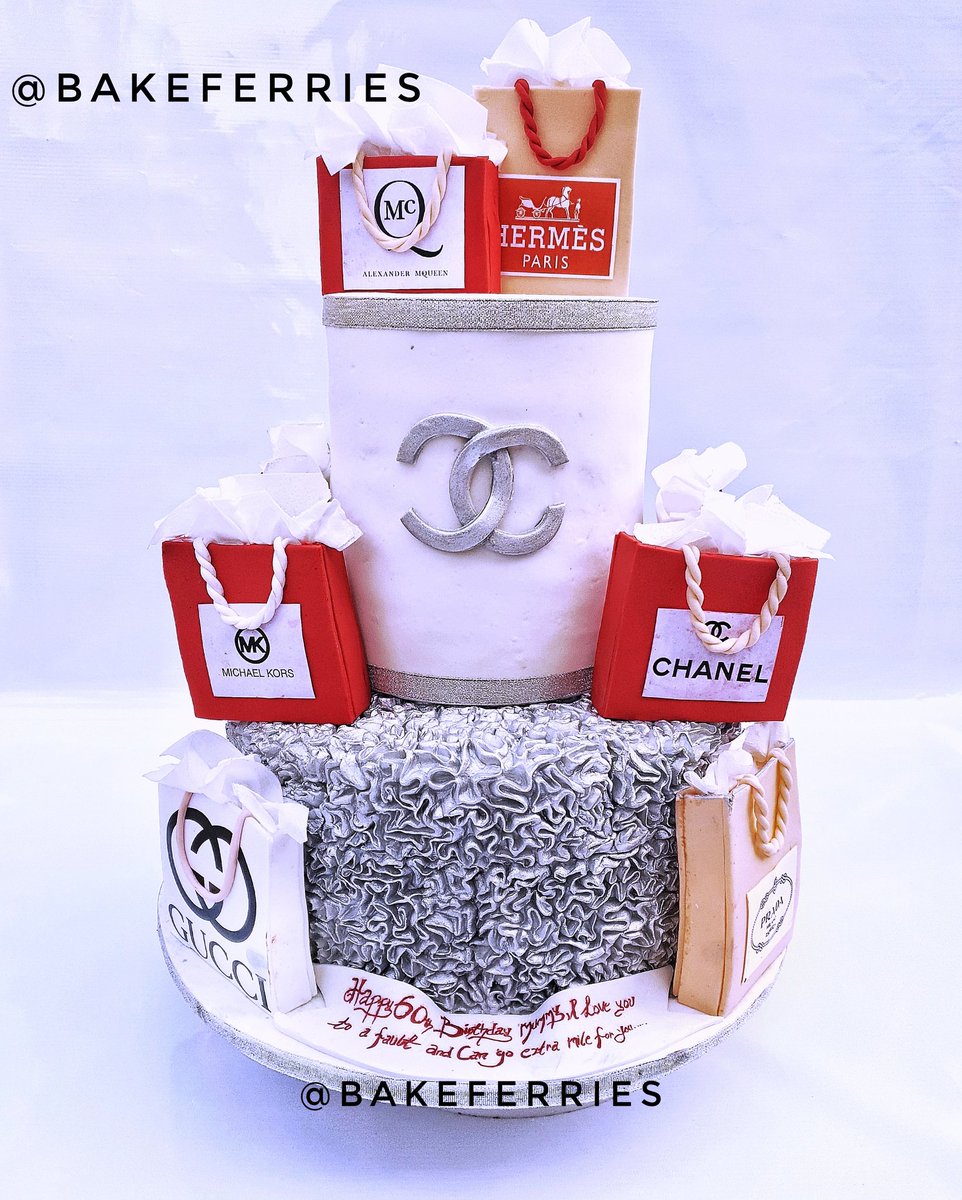 Can you spot your favourite brand(s) from the picture?

Let us be your plug for the yummiest and most beautiful cakes. 

Everything on this cake is edible.

Please help me RTW, my customers might be on your timeline. 
#Enugubaker