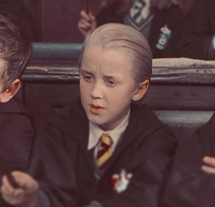 " อืม-- ผมควรทำใช่ไหมล่ะ? "

#จะทําความรู้จักกับคนที่มารีทวิต