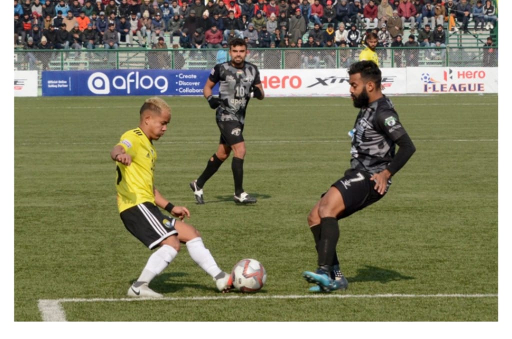 Despite being just 5'2, Chesterpoul Lyngdoh stands tall among the crop of Meghalaya footballers making their mark across the country.

@IbaSutnga96 writes about the <a href="/realkashmirfc/">Real Kashmir FC</a> midfielder whose
team finished 4th in the <a href="/ILeagueOfficial/">Hero I-League</a> this season! 

foothub.in/view-blog/ches…