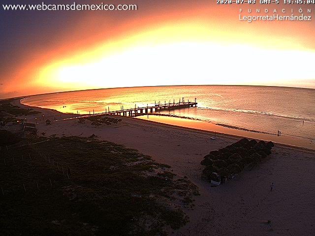 Cómo no tener esperanza. Cómo no cuidar nuestra naturaleza y nuestro bello país.

Preciosa imagen del puerto de Sisal en Yucatán, vía <a href="/webcamsdemexico/">Webcams de México</a>.