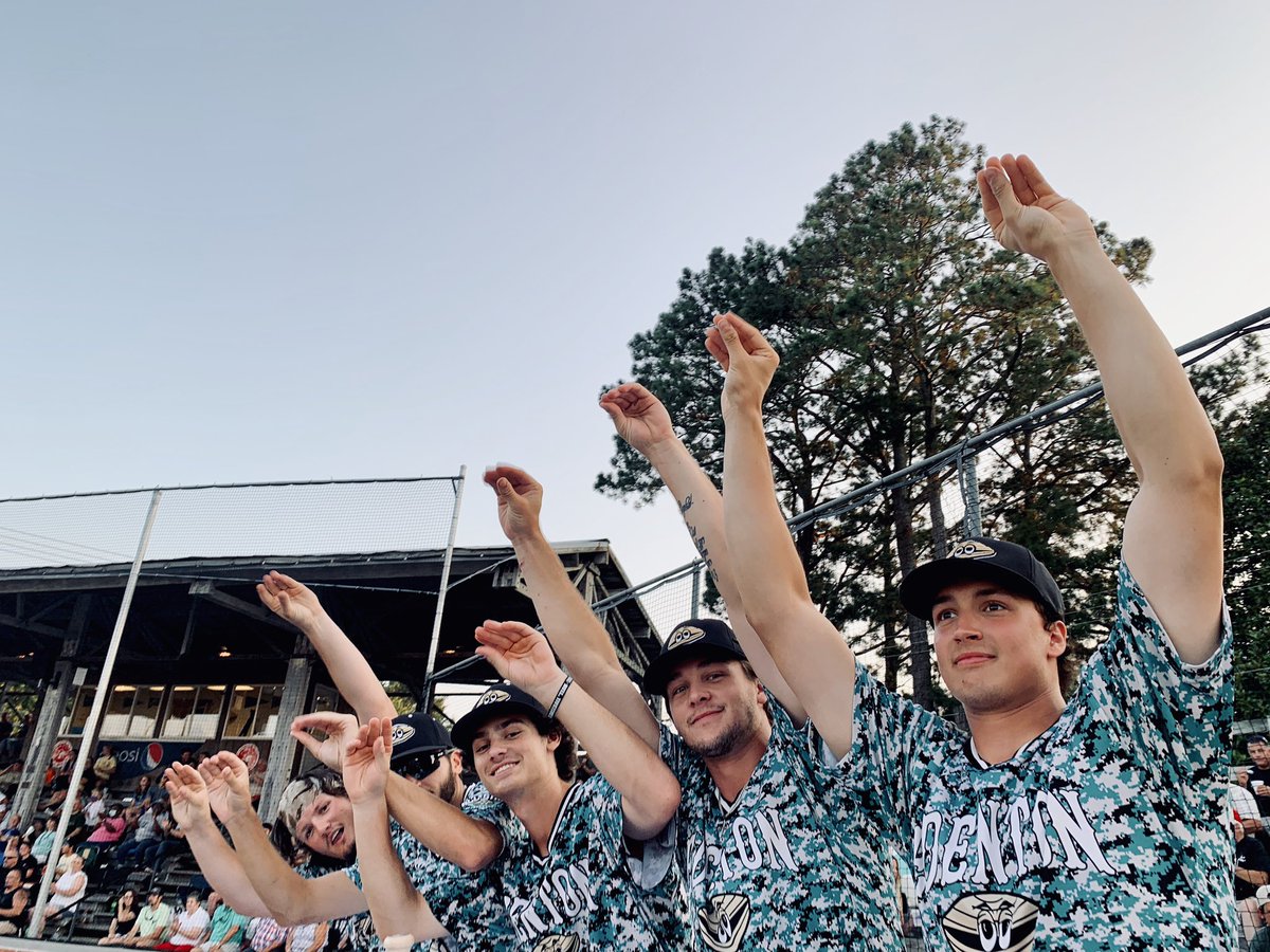 EdentonSteamers's tweet photo. STEAMERS WALK IT OFF: 5-4 WIN https://t.co/18aHjE4jLL