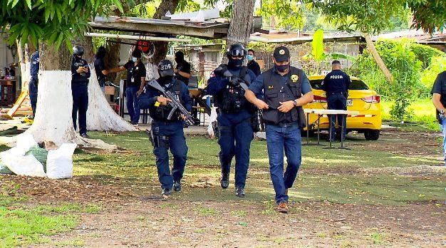 TReporta's tweet photo. VIDEO: Más de 200 personas son detenidas en los Operativos Termita https://t.co/mJQkF6F9wL https://t.co/A3tweGOSb8