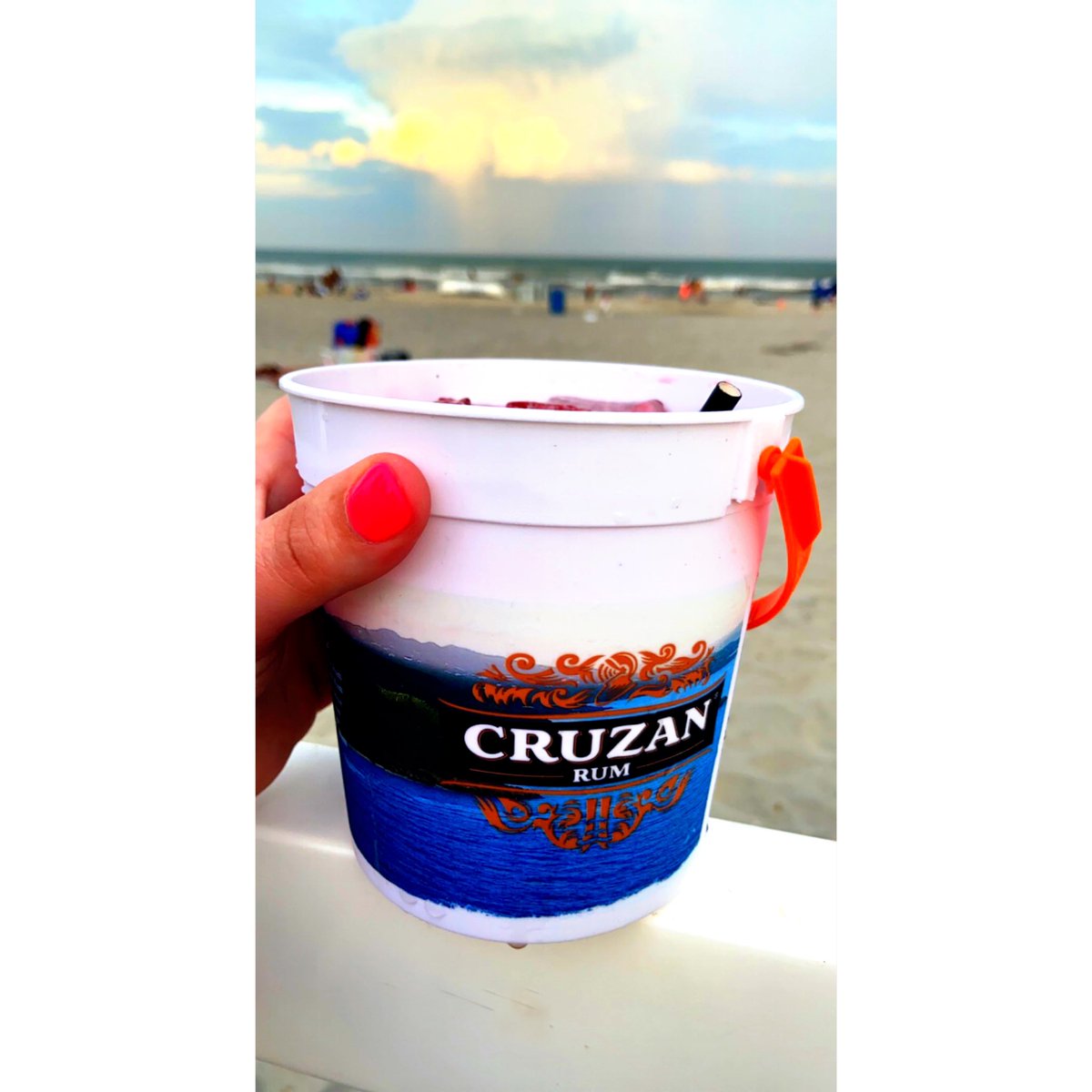 GetALifeKThnx's tweet photo. Can’t wait to go back! @BallysAC @AtlanticCitycom #1stTimeOutIn4Months #BallysBeachBarAC #BeachBar #BeachFun #BeachGirl #BucketOfFun #DrinkProudly2020 #CruzenRum #DOAC 😋🥰🏖🍹 https://t.co/Qa42lGUf3M