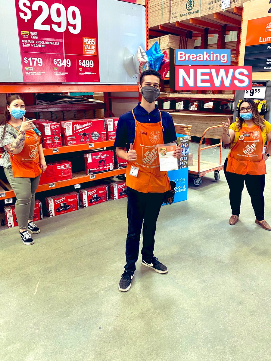 Shout out to D27 associate Arron for always helping back up appliances and throughout all departments. True team player! #Youareappreciated #livingorangevalues @Catngu88 @LisaFerence @operations0616