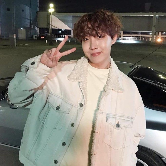 HisoJeon's tweet photo. @JhopeArab94 @BTS_twt Jhope Dancer أحب هوبي 🥺😭💜 https://t.co/X9DNDsV1vb