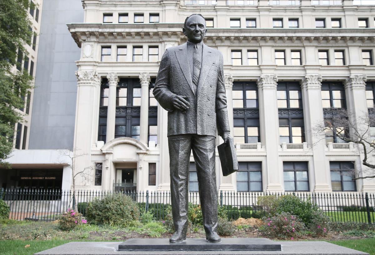Why the no fly zone over the democrat Sen. Robert "KKK Byrd statues, buildings, highways displayed all over West Virginia? A protester could hit two Byrds with one stone.

#CancelCultureHypocrisy