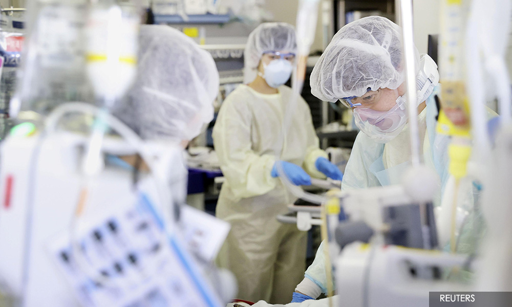 malaysiakini's tweet photo. What doctors have learned about fighting Covid-19 https://t.co/CNuUei2er4 https://t.co/eX8IATImt3