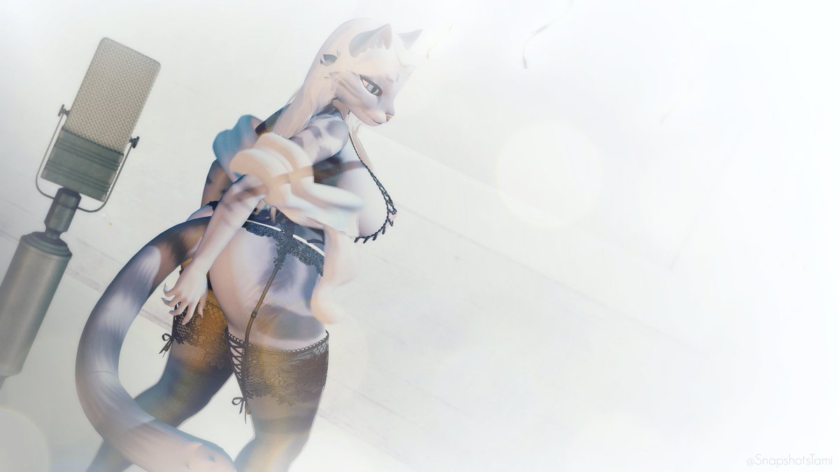 Probykitty's tweet image. aaaaa @SnapshotsTami out here taking such a pretty picture during da Proby Party 😊