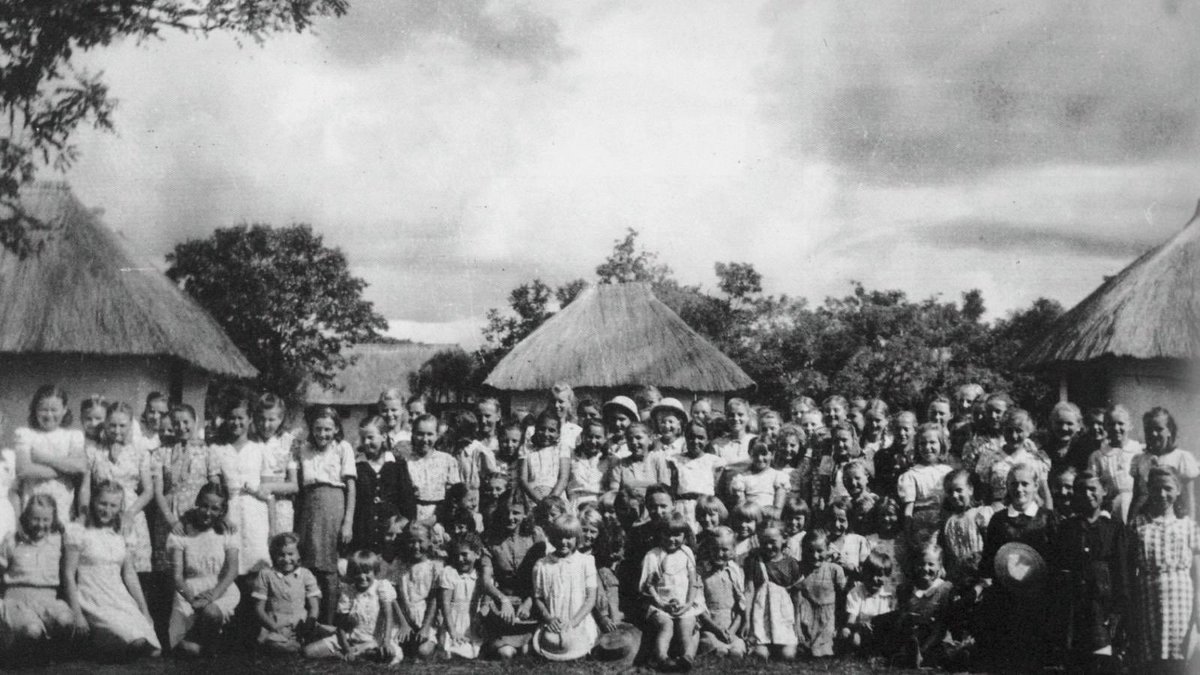 kizzytwetty's tweet photo. #africanfact #history

Did you know, thousands of Europeans sought refuge in Africa during WWII. They lived in refugee camps in Tanzania 🇹🇿 South Africa 🇿🇦 and Zimbabwe 🇿🇼 

Never Forget! #africanfacts #africanhistory #africa #european #refugees #inafrica #motherland #neverforget https://t.co/vMJNdsCZjP