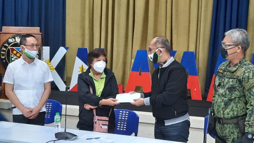 rwinp88's tweet photo. Enhanced Comprehensive Local Integration Program (ECLIP) award for former CPP/NPA/NDF Ilocos Cordillera Regional Committee (ICRC) White Area Secretary Annie Tauli. TEBTEBBA’s Vicky Tauli &amp; Bernice See vow to invite PNP, shun CPP Fronts, in their progressive advocacies. @ntfelcac https://t.co/VaDQEXz3le