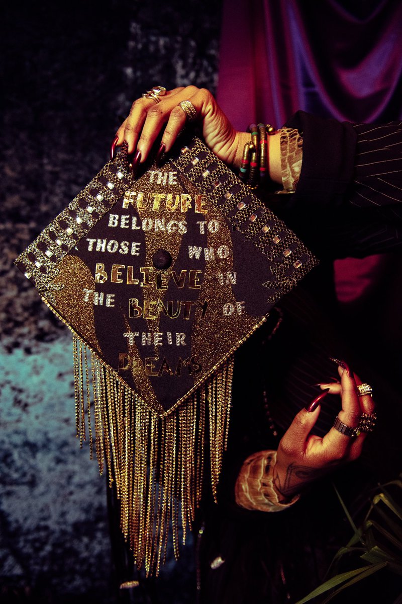 inaribriana's tweet image. Your grad photos could never . Shot x me for @shecool_af 💕 #Classof2020