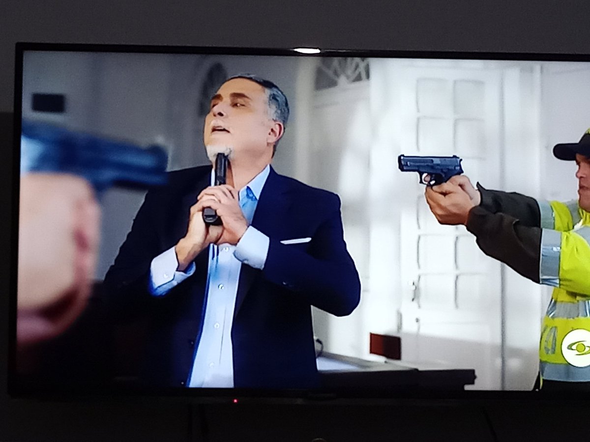 CALIMARLONMOREN's tweet photo. @Marlon_Moreno_S el mejor de los mejores, que tremendo actorazo https://t.co/NjDKFpxEKF
