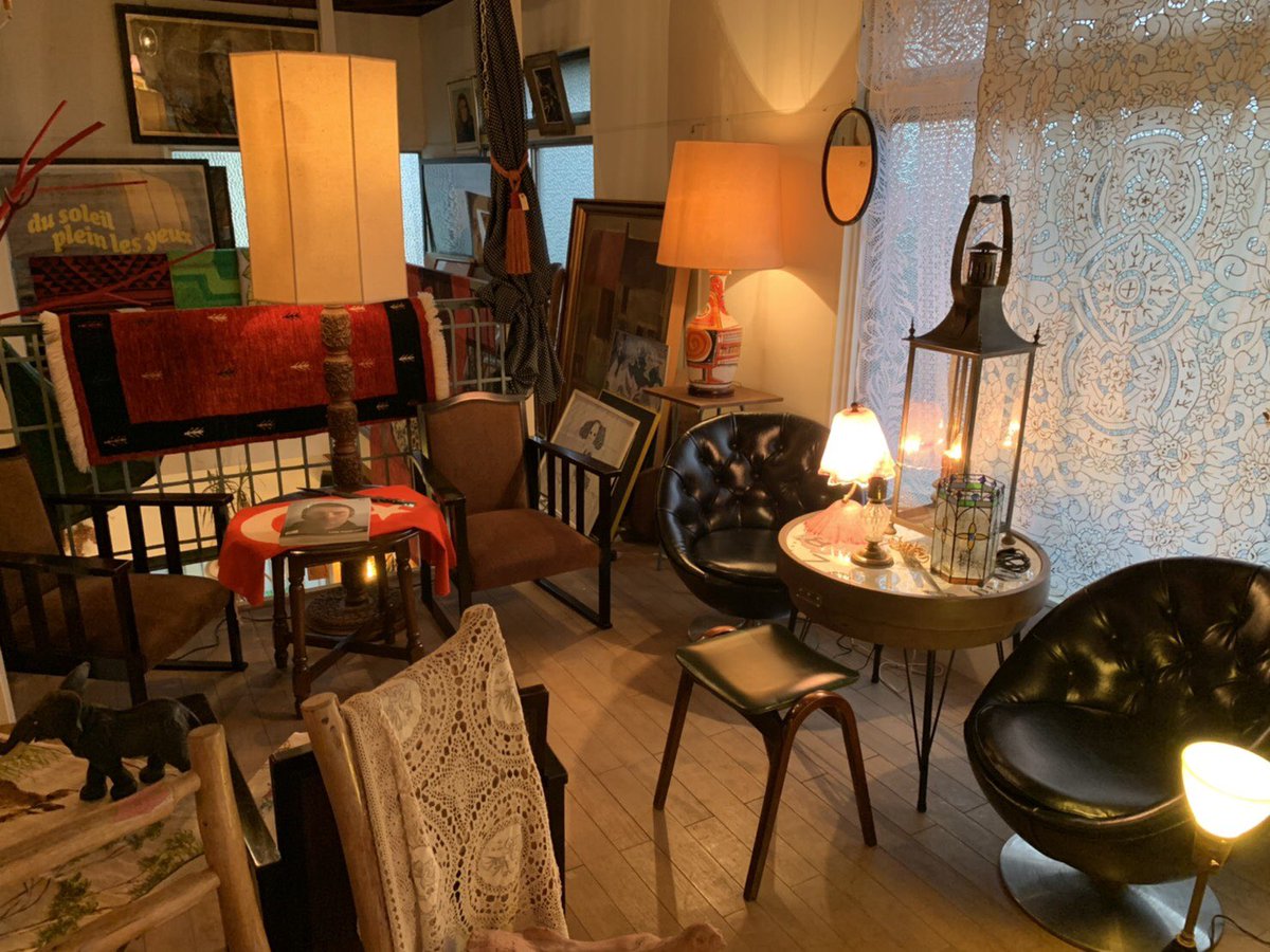 atptic's tweet photo. 今週土日はオーナーが茨城のイベントに行っておりますが土日共々ATP店舗は通常営業13-20時となっております！まだまだ入荷したてホカホカの椅子やテーブルございます！天気が絶妙ですが、、来て頂いたお客様にはいいことがあるかもです！ぜひふらっと遊びにきてくださーい！ https://t.co/emyxYfAvEv
