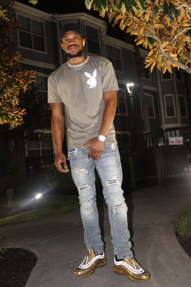 d_stoic1's tweet image. DONT KNOW WHY IM STILL A PLAYBOY 🐇🐰🆘#someonesaveme