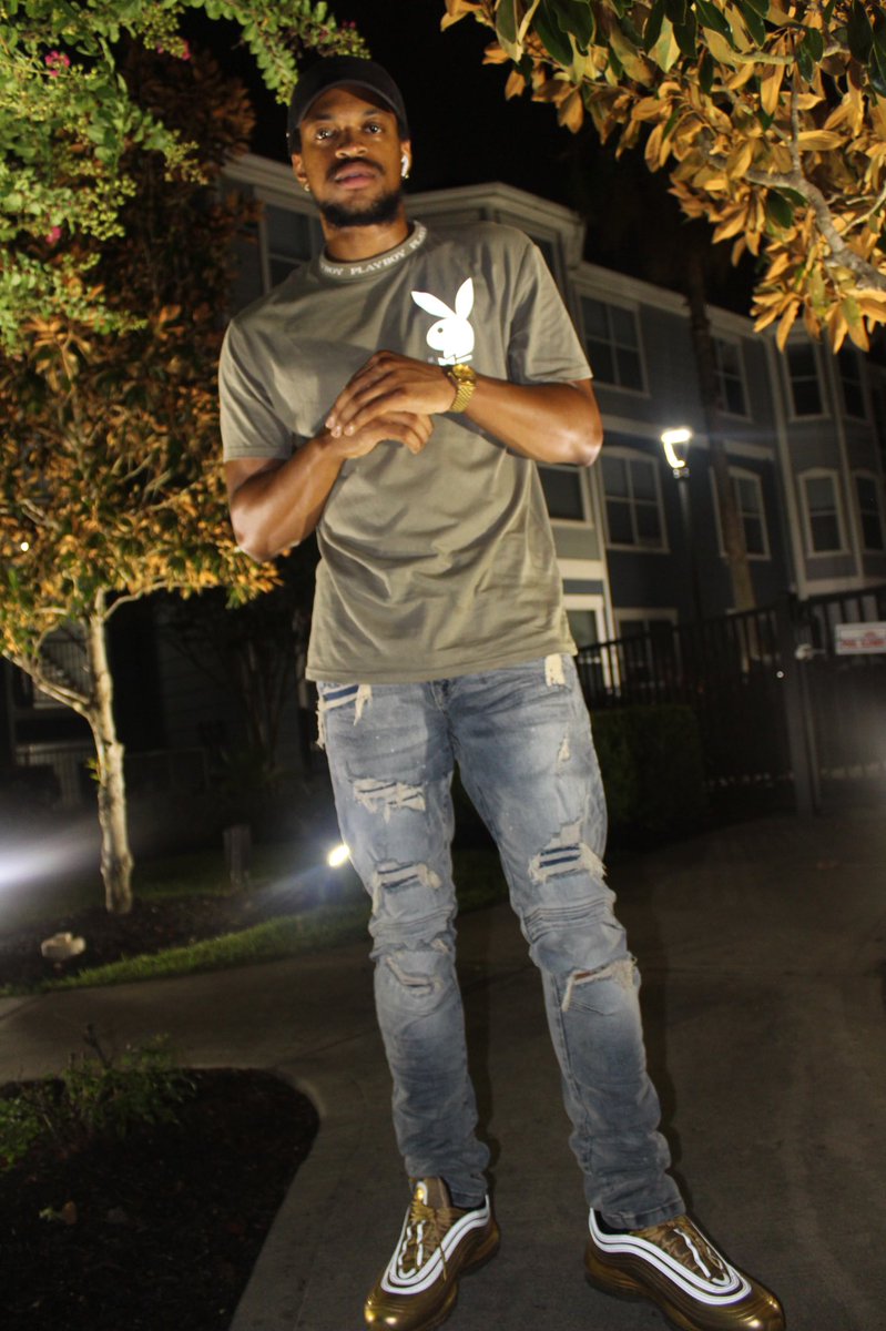 d_stoic1's tweet image. DONT KNOW WHY IM STILL A PLAYBOY 🐇🐰🆘#someonesaveme