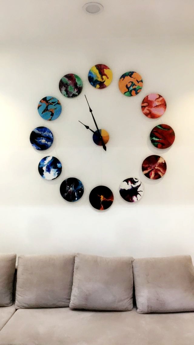Monicaj1405's tweet image. It feels good to be lost in the right direction 🦋 🕘#artwallclock #lovepainting #abstractclock #colorsoftime #artlovers #internationalart #colorsofhappiness #colorwheel #clock #painting #wallart #home #homedecor #luxuryhomes #luxury #modernart #contemporaryart #interior #love