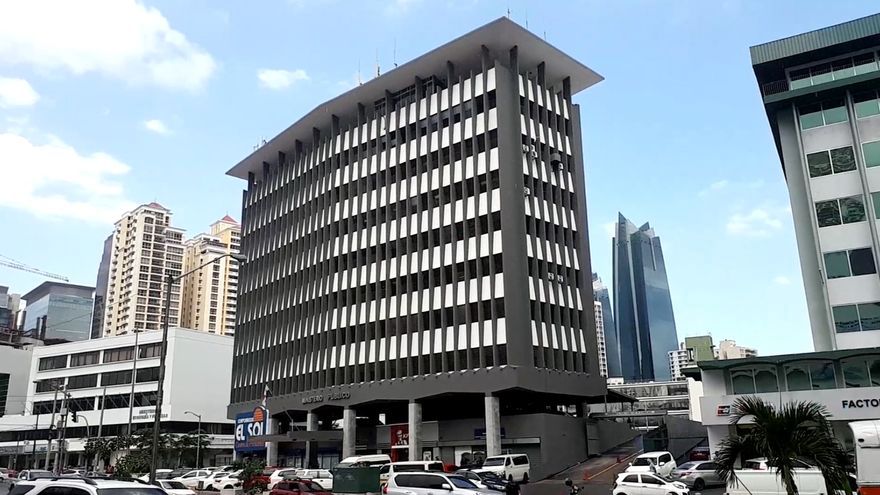 TReporta's tweet photo. Defensa de Martinelli acude al Ministerio Público tras citación por caso Odebrecht https://t.co/D8Rw6QXgMo https://t.co/MdEle2Yi1B
