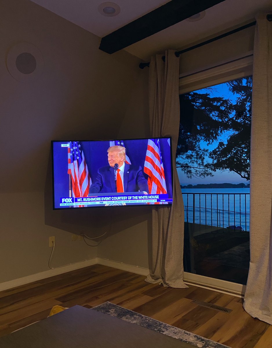 jarengrenell's tweet photo. watching from South Dakota as president @realDonaldTrump brings a powerful speech nearby at Mt Rushmore. Beautiful.
I love America.
#USA https://t.co/TpVLAZr69h