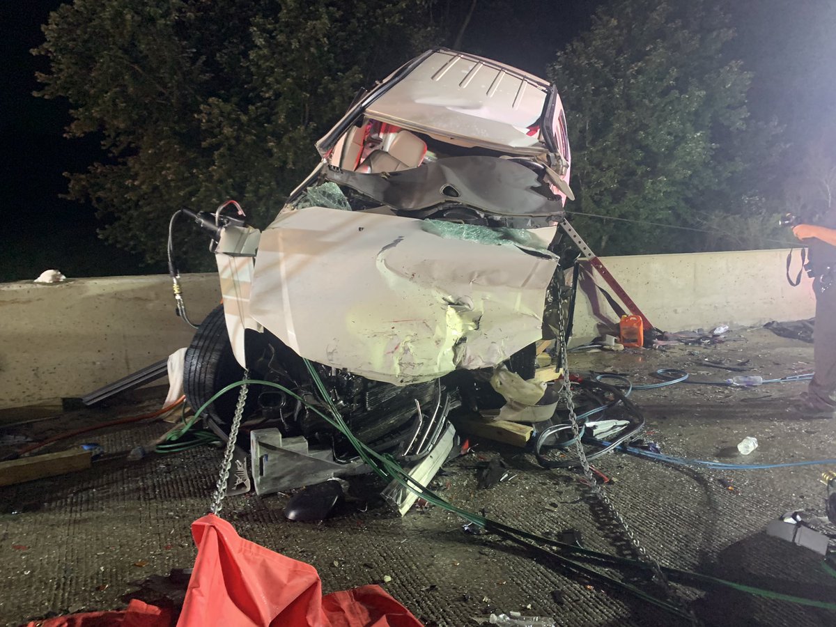BCFD20's tweet photo. Four people were taken to the hospital, 1 by air, 3 by ambulance in serious condition this evening following a head on collision with dual entrapment over the White River on St Rd 144 in Morgan Co. Multiple agencies assisted @BCFD20. https://t.co/rsFH48NiDn