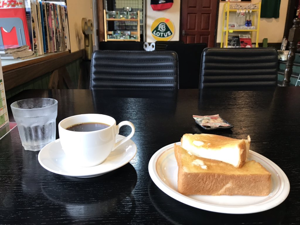 hiyopapa4928's tweet photo. 車好きが集まるcafeのはしご😁
#カフェセブン #cafeseven
#カフェパドック #cafepaddock https://t.co/Mk0tqBsIuj