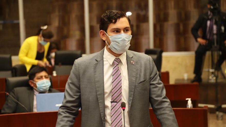 TReporta's tweet photo. Presentan anteproyecto que elimina licencia con sueldo a alcaldes y representantes https://t.co/1j1WhUqC9c https://t.co/M4XsLBDkyG