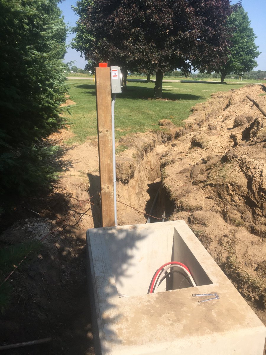 westavi's tweet photo. A good way to bury some money quickly. Is to bring in an underground Hydro service. And build a swimming pool. The front lawn is dug anyhow https://t.co/MfDLMTLhlv