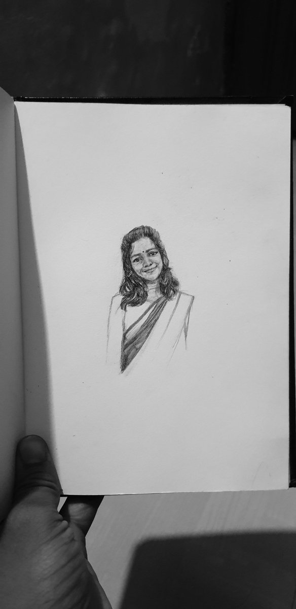 artistyashsingh's tweet photo. चेहरा जो खूबसूरती दर्शाये।

Sketch of a kerala Girl.
Please do share me your feedback and follow.
.
.
.
.
#graphite #sketch #sketches #Sketching #dailysketch #art #drawing https://t.co/JYTBWmZe3U