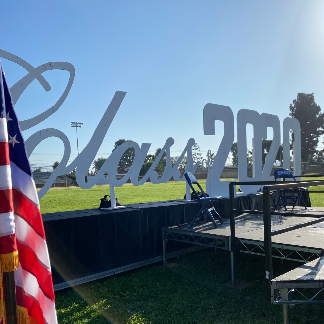 ElRanchoSchools's tweet photo. Congratulations El Rancho High School Class of 2020! You've made it. Video will be posted soon. 🎓👨‍🎓👩‍🎓🎓 https://t.co/0buxqvjRu6