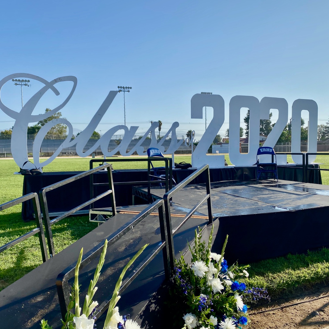 ElRanchoSchools's tweet photo. Congratulations El Rancho High School Class of 2020! You've made it. Video will be posted soon. 🎓👨‍🎓👩‍🎓🎓 https://t.co/0buxqvjRu6