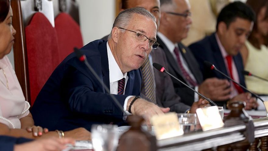 TReporta's tweet photo. Alcalde Fábrega presentará ante el Concejo acuerdo para reducir en un 50% su salario https://t.co/pBCkOjoTrh https://t.co/vBq3ozzVdu