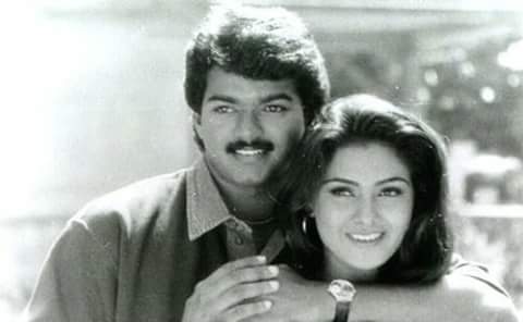 karikalan1412's tweet photo. #VijayTheMasterOfKw
23 Years Of Evergreen Once More💪
Best Combo Movie👍
Best Pair @actorvijay Anna ❤ @SimranbaggaOffc Ji❤
#23YearsofOnceMore || #Master https://t.co/gyghbVzFk6
