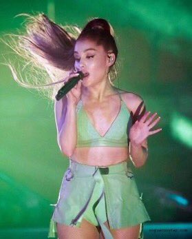 an ariana photo (and her dogs) thread cause i think we all need one